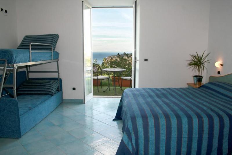 Hotel Poggio Del Sole Forio di Ischia Szoba fotó